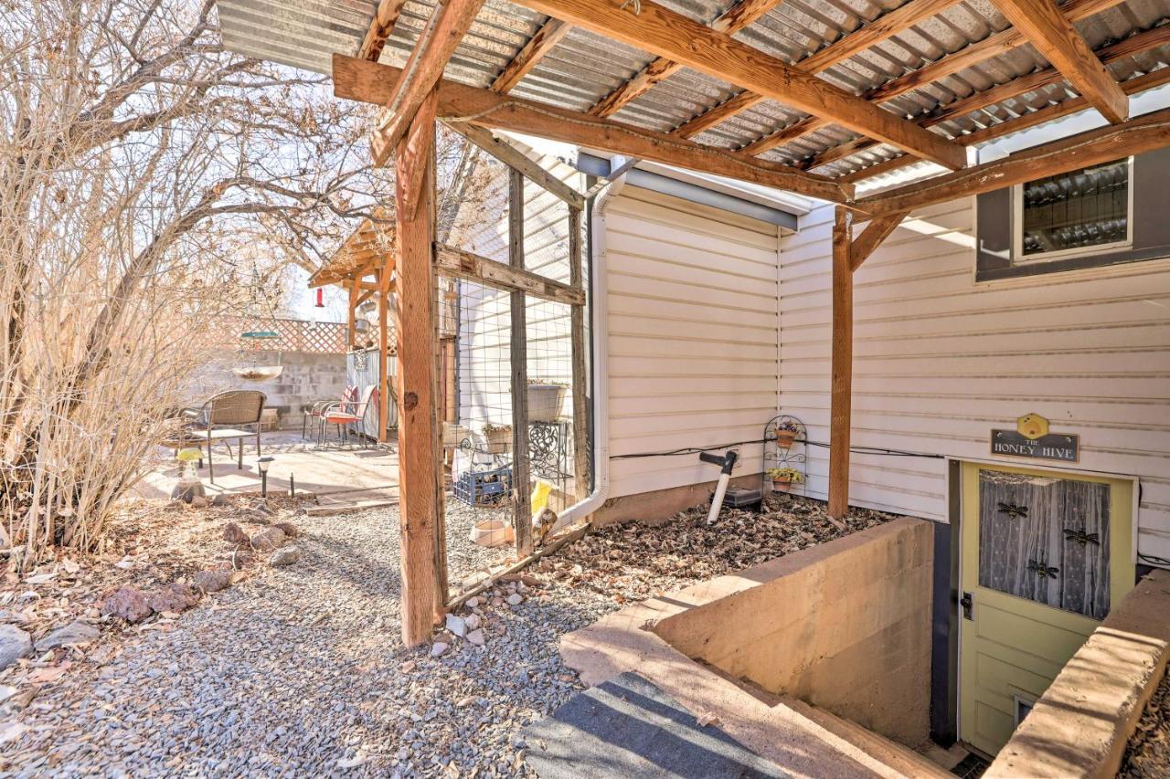 Cozy And Vintage Cedar City Apartment With Fire Pit! Exterior photo